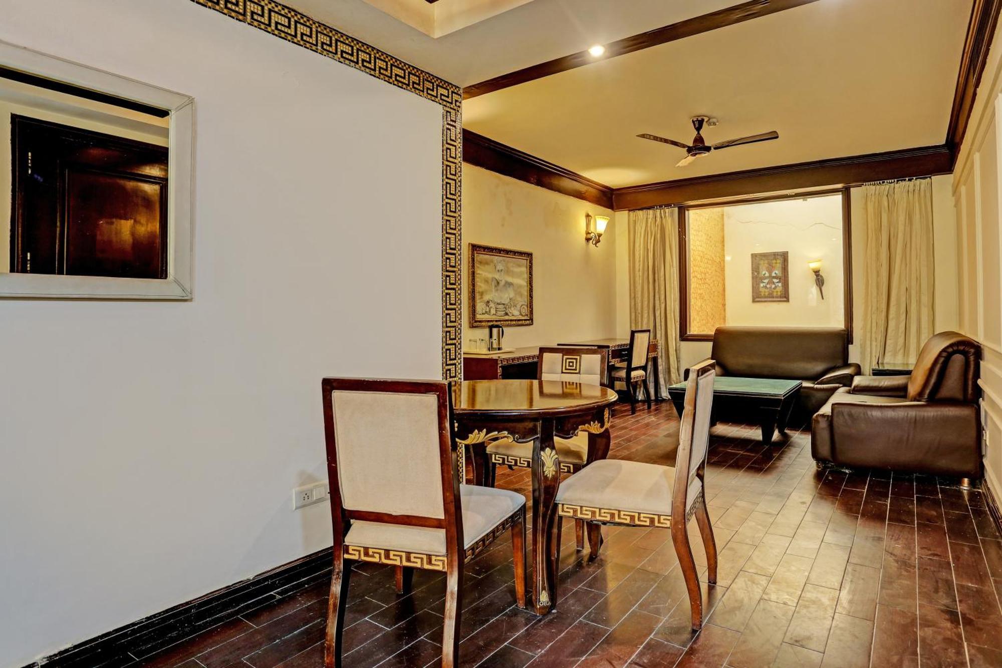 Townhouse The Royce New Friends Colony Hotel New Delhi Luaran gambar